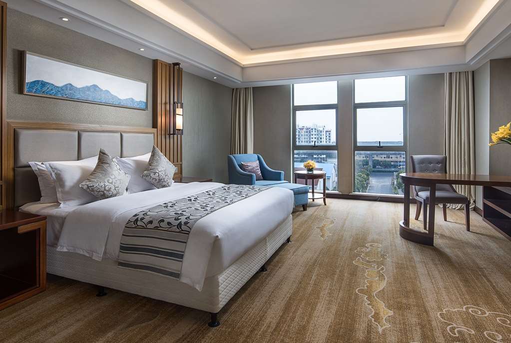 Ramada Shanghai East-Pudong International Airport Room photo